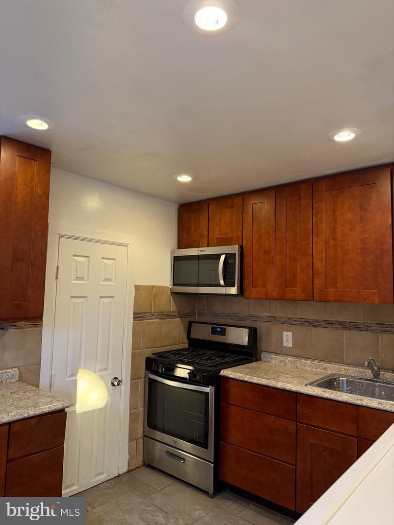 6839 Rodney Street photo 8