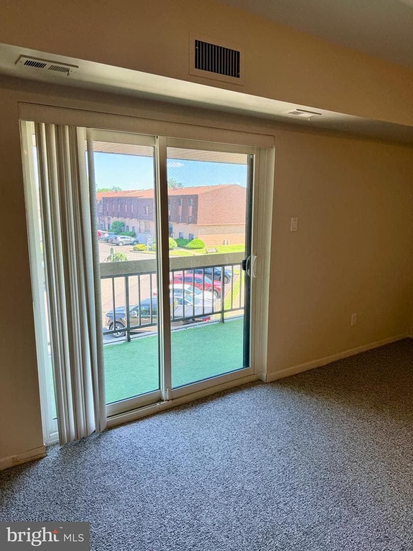67203 Delaire Landing Road #203 photo 11