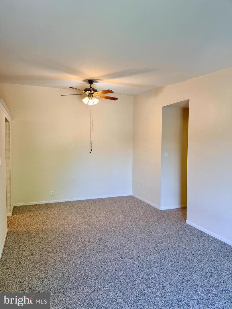 67203 Delaire Landing Road #203 photo 17