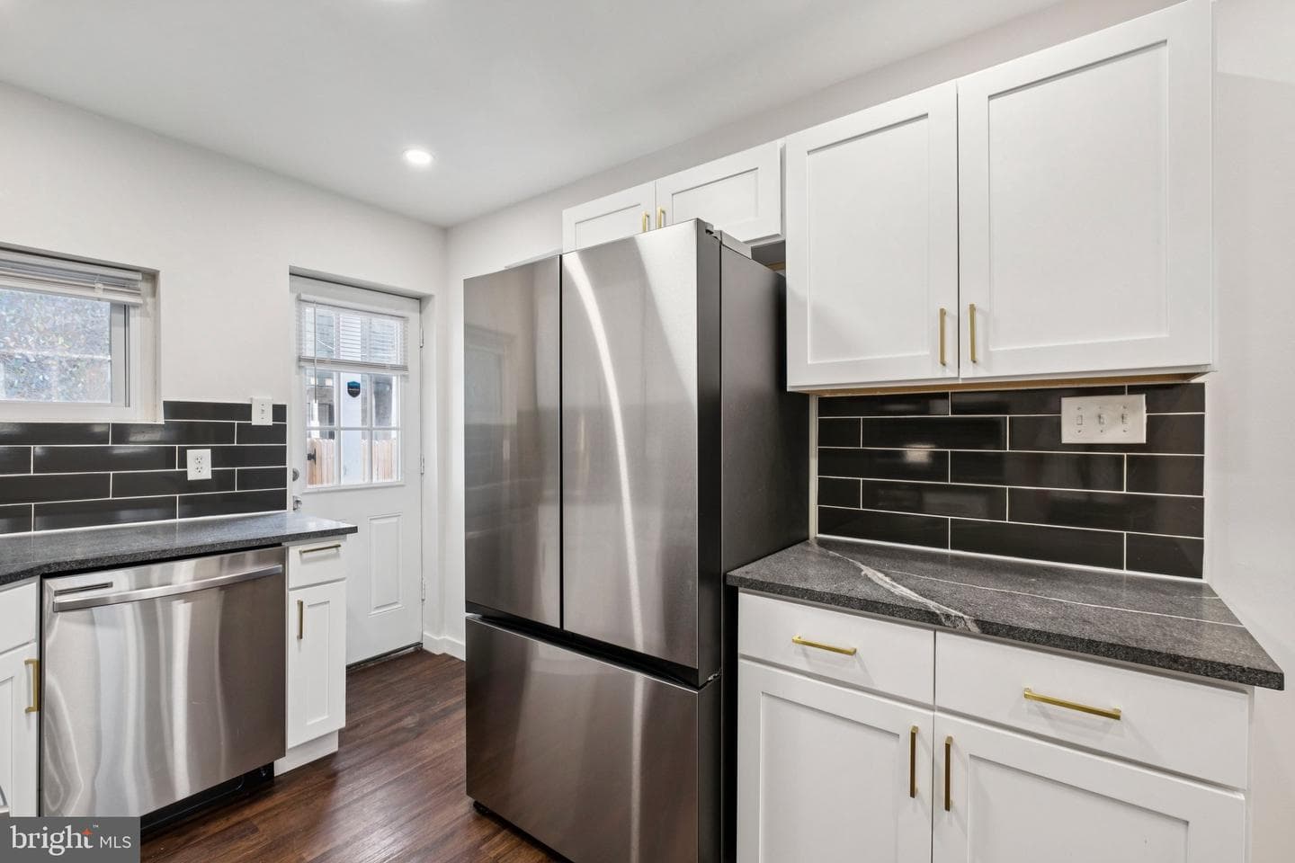 2319 N Hancock Street photo 12