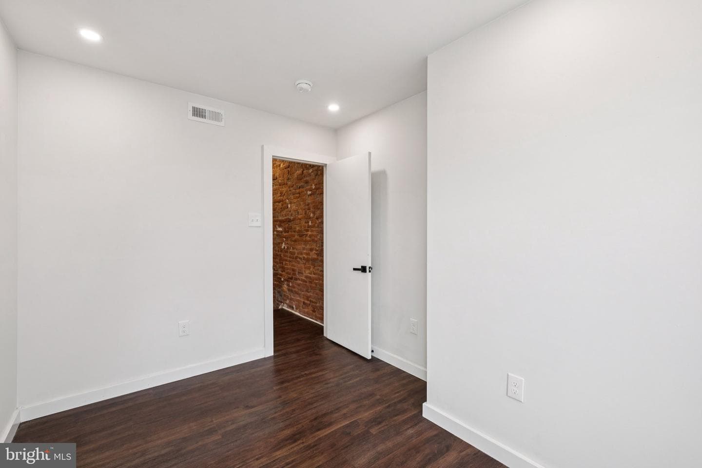 2319 N Hancock Street photo 16