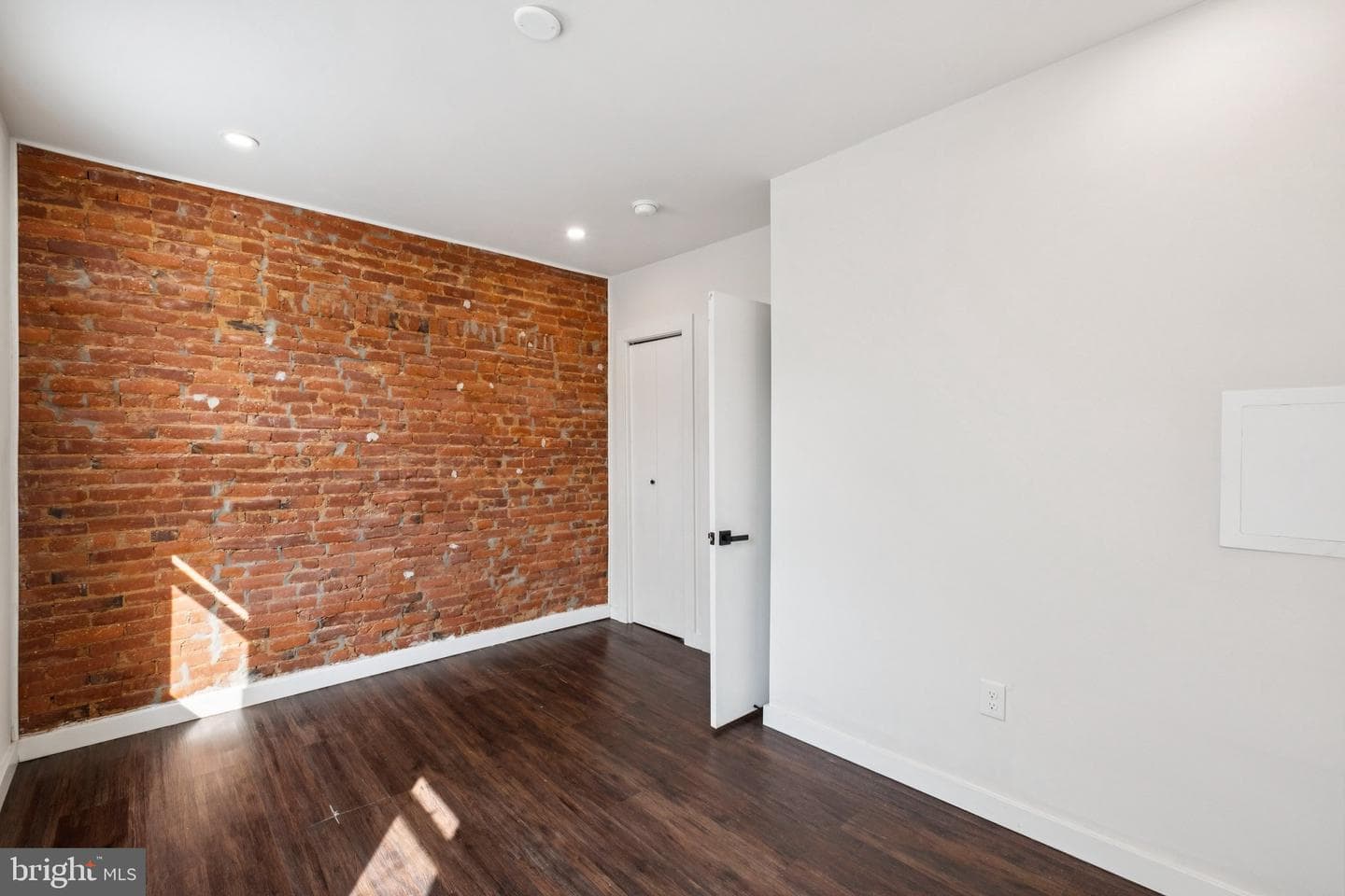 2319 N Hancock Street photo 20