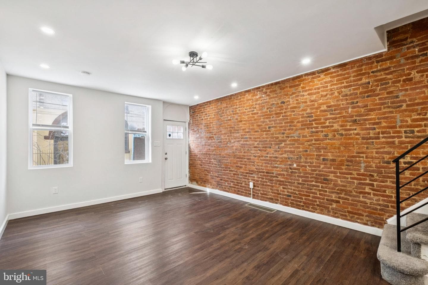 2319 N Hancock Street photo 5