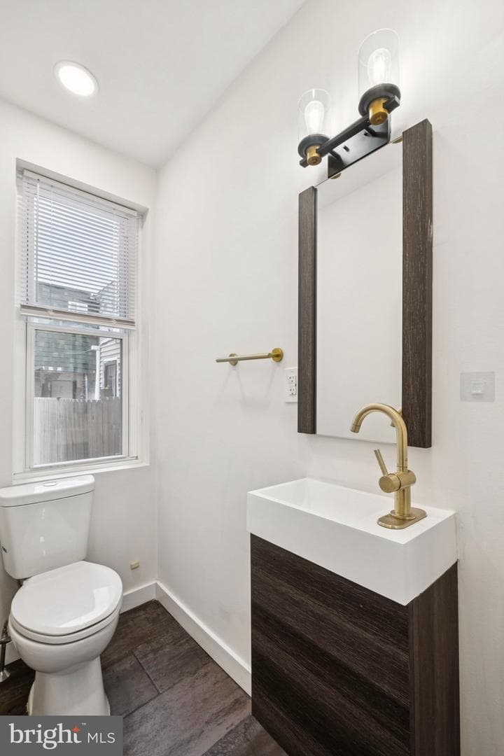 2319 N Hancock Street photo 6