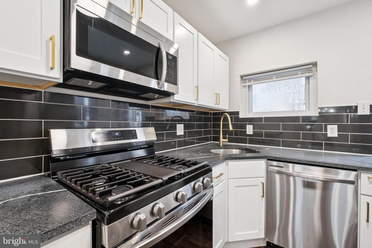 2319 N Hancock Street photo 9