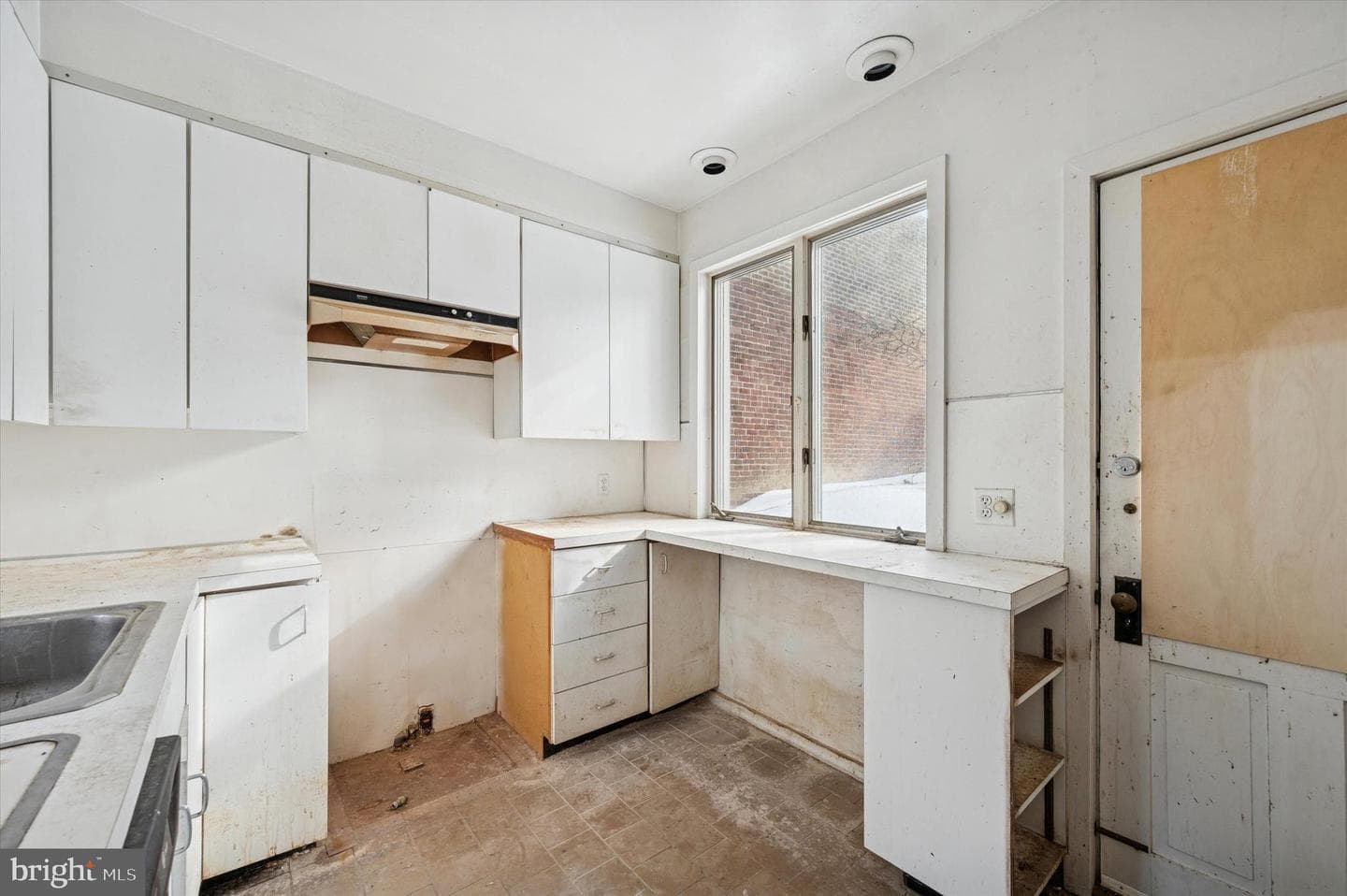 264 W Washington Lane photo 8