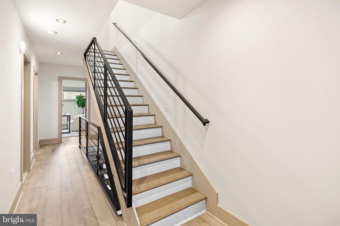 429 Salmon Street photo 22