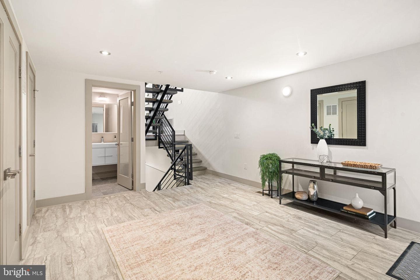 429 Salmon Street photo 30