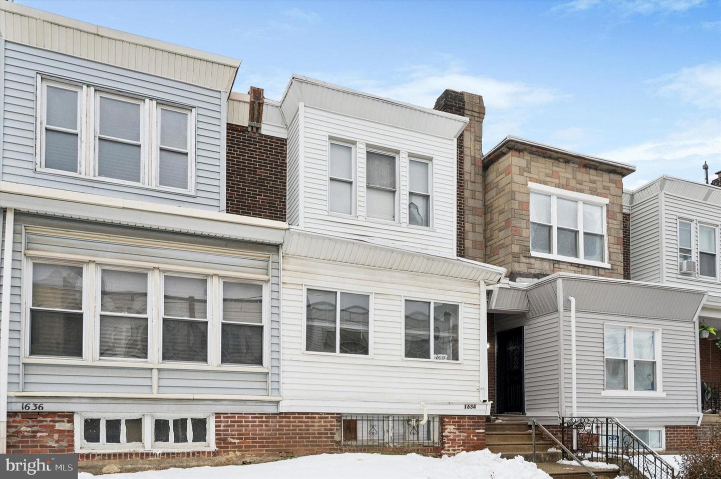 1634 S Lindenwood Street photo 1