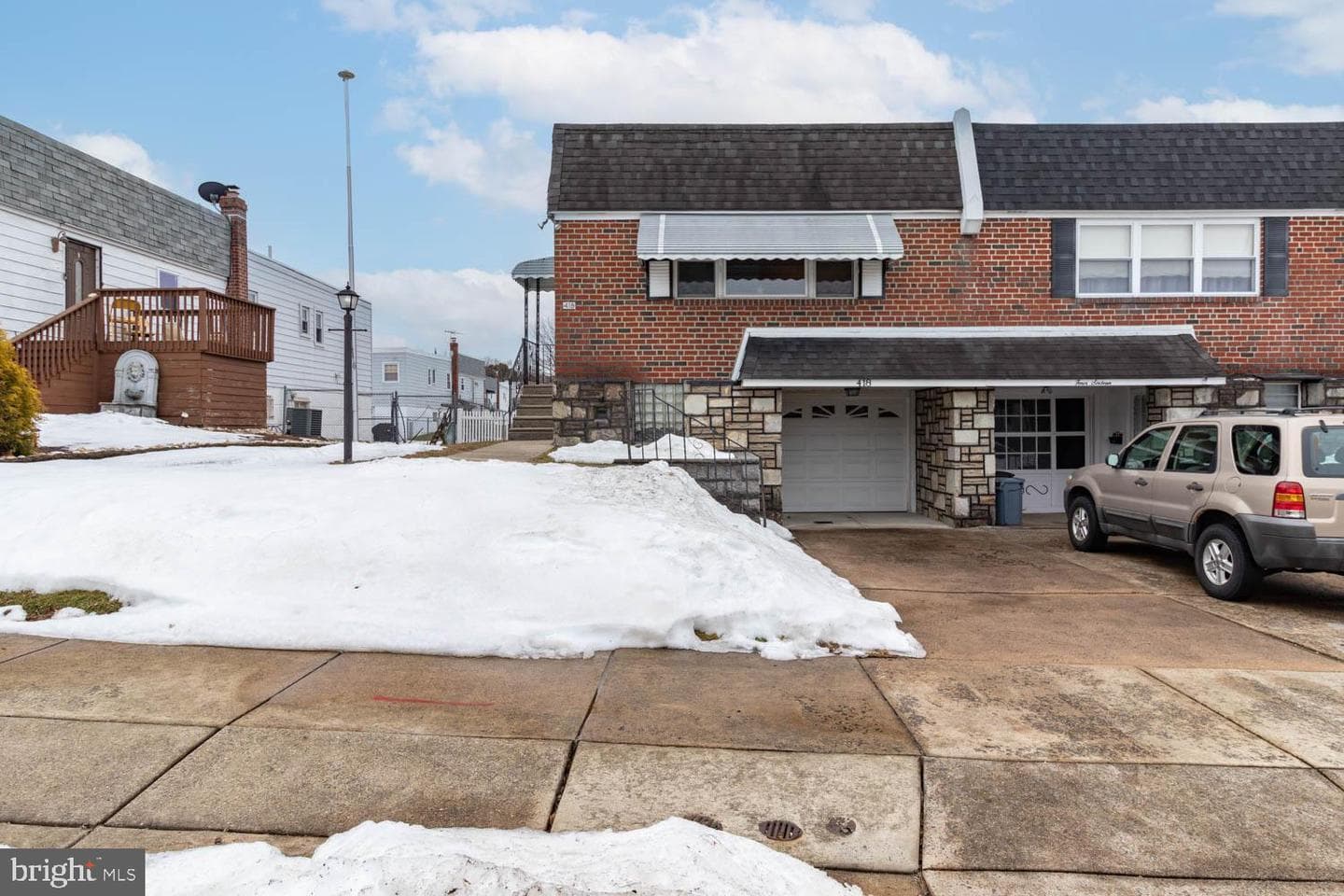 418 Densmore Road photo 2