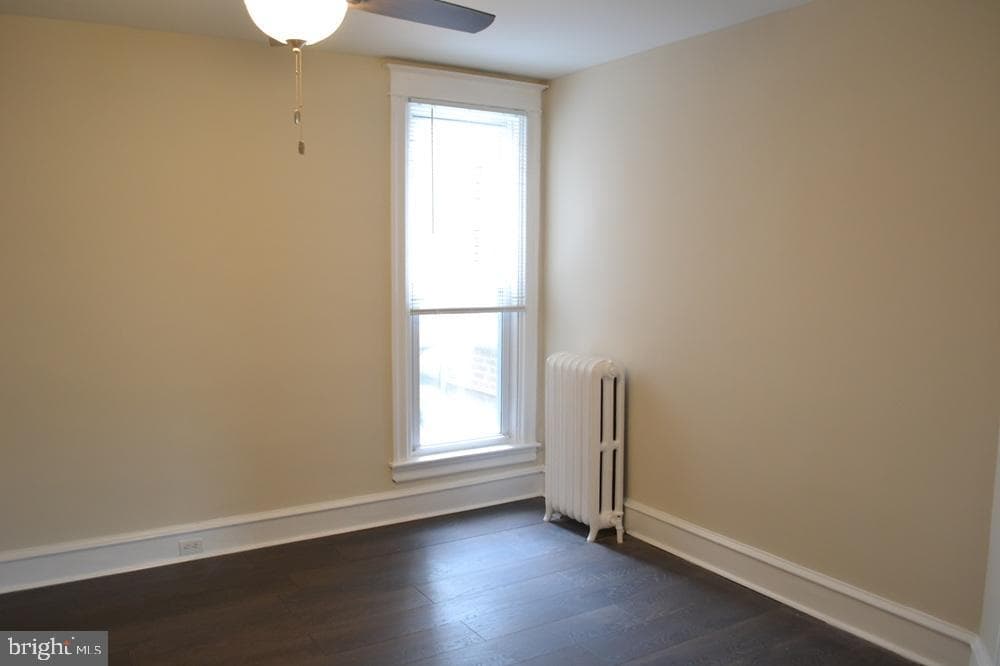 887 Anchor Street photo 8