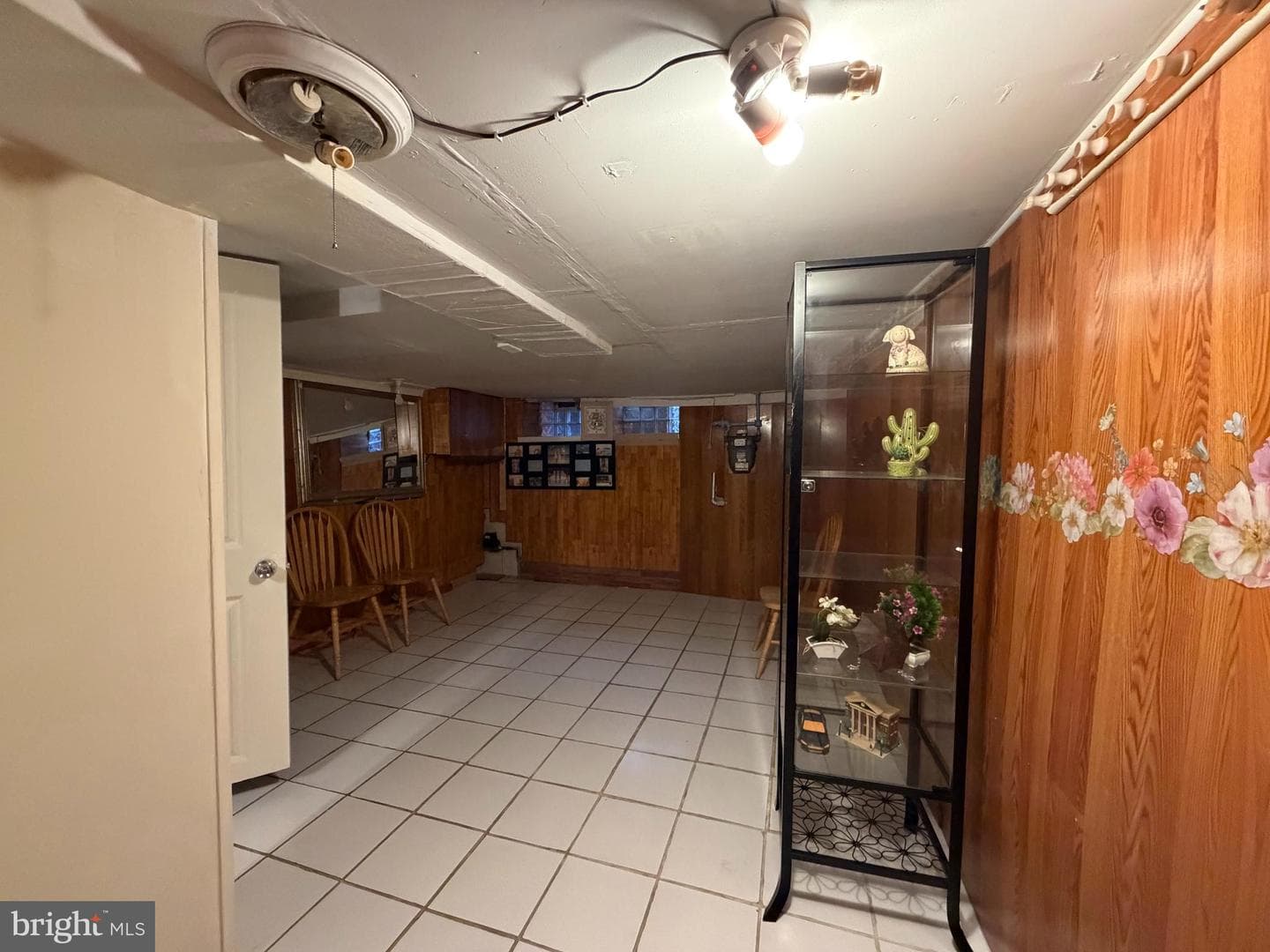 2419 S Fairhill Street photo 9