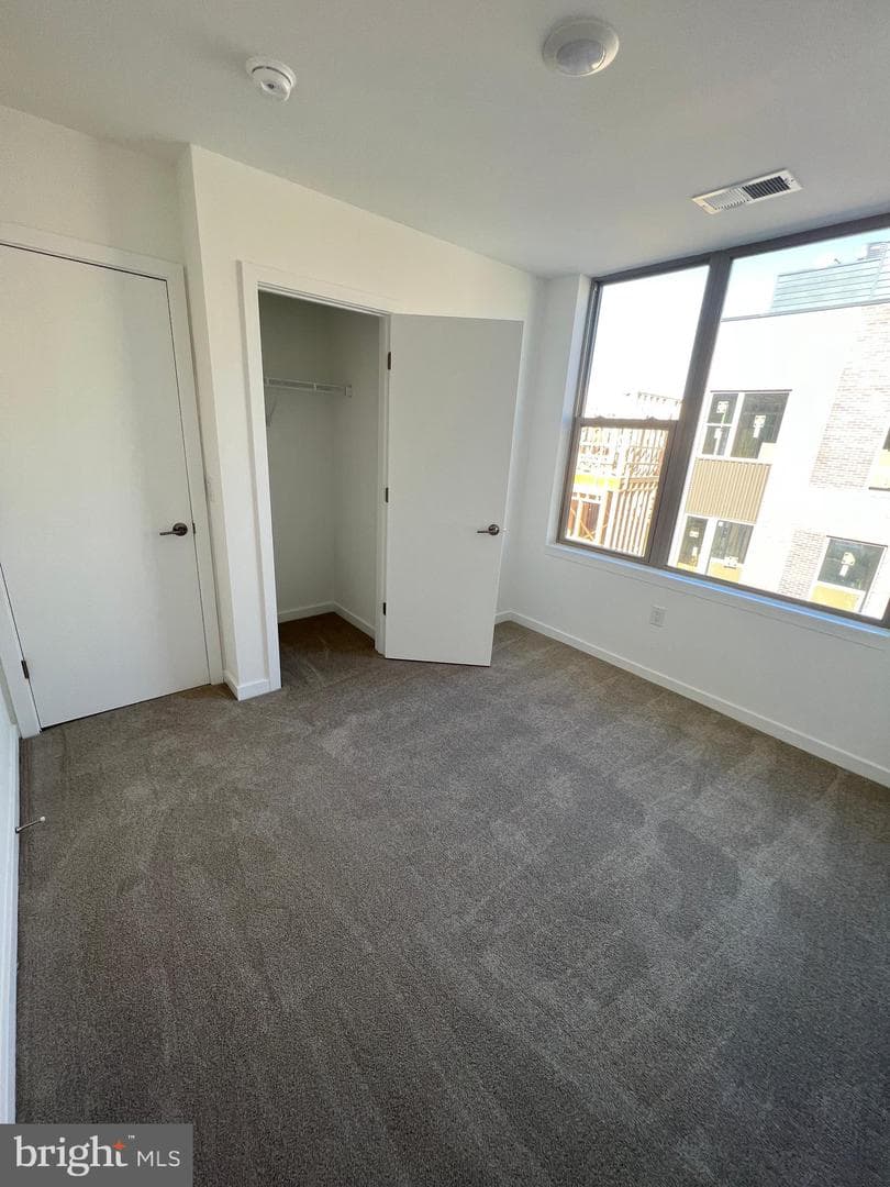 2004 Northbank Place photo 32