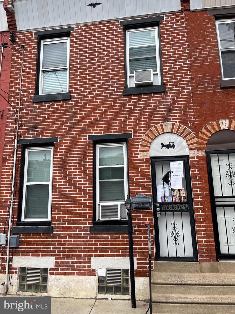 1938 E Somerset Street photo 1