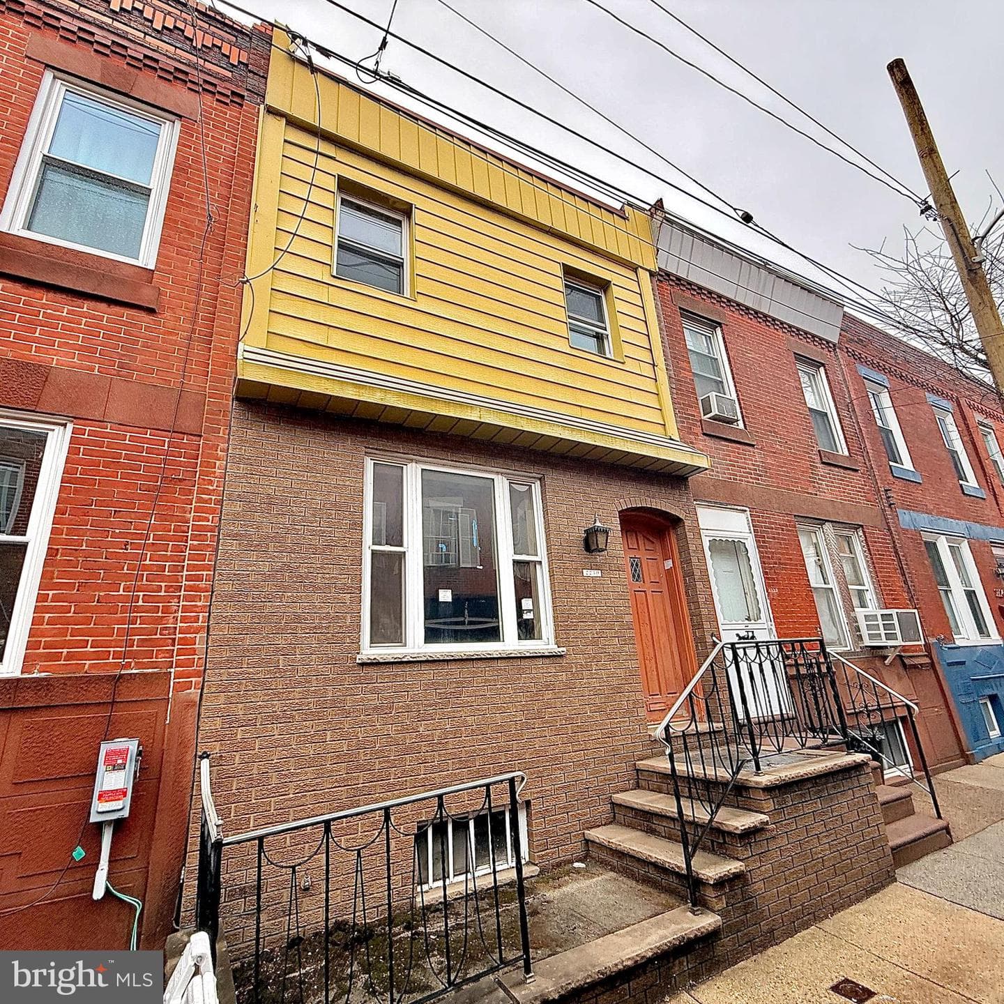 2230 S Rosewood Street photo 3