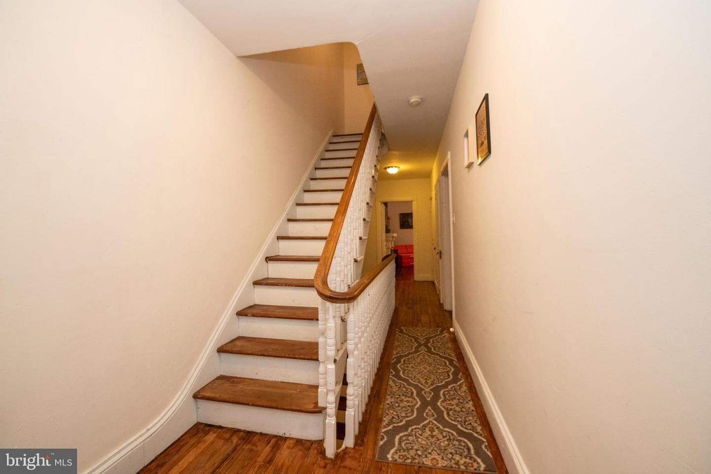 114 E Upsal Street photo 36