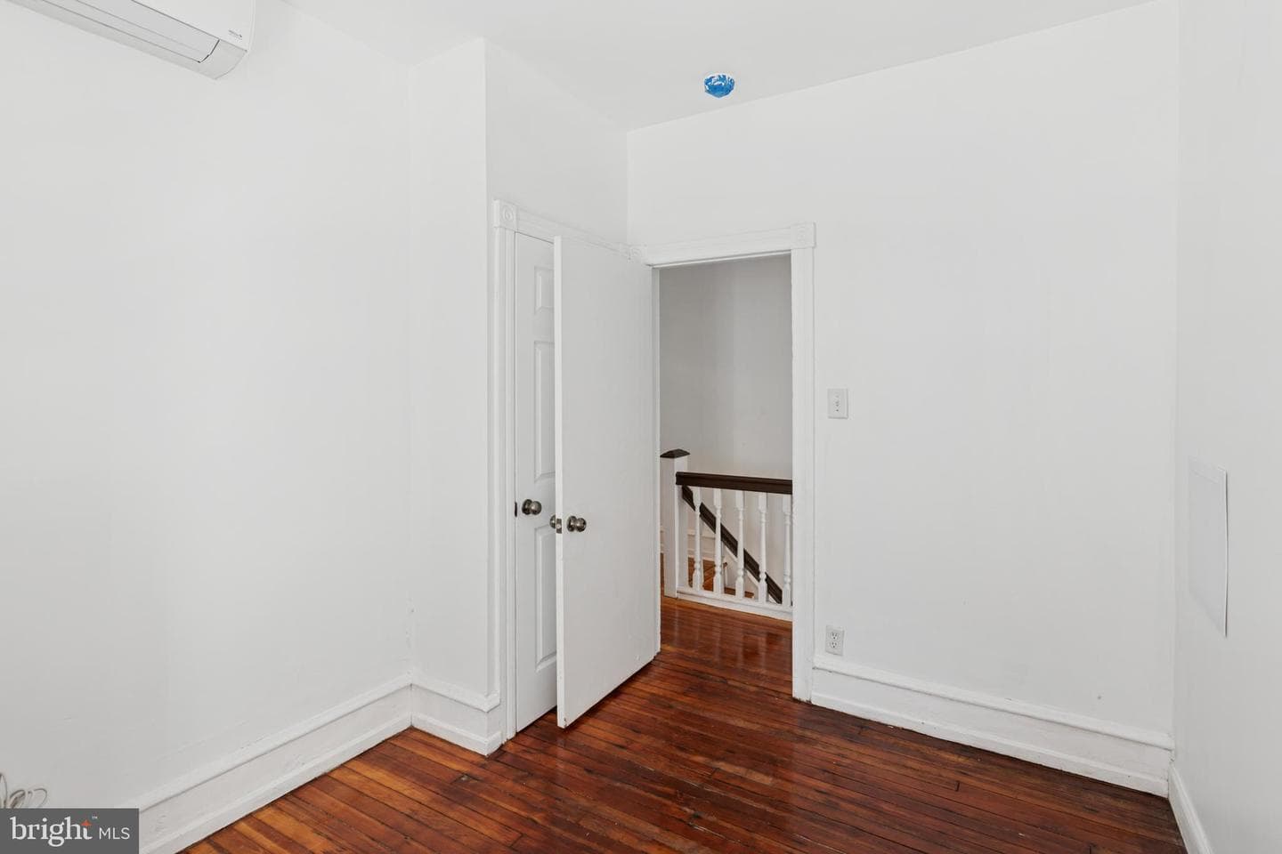 5316 Catharine Street photo 13