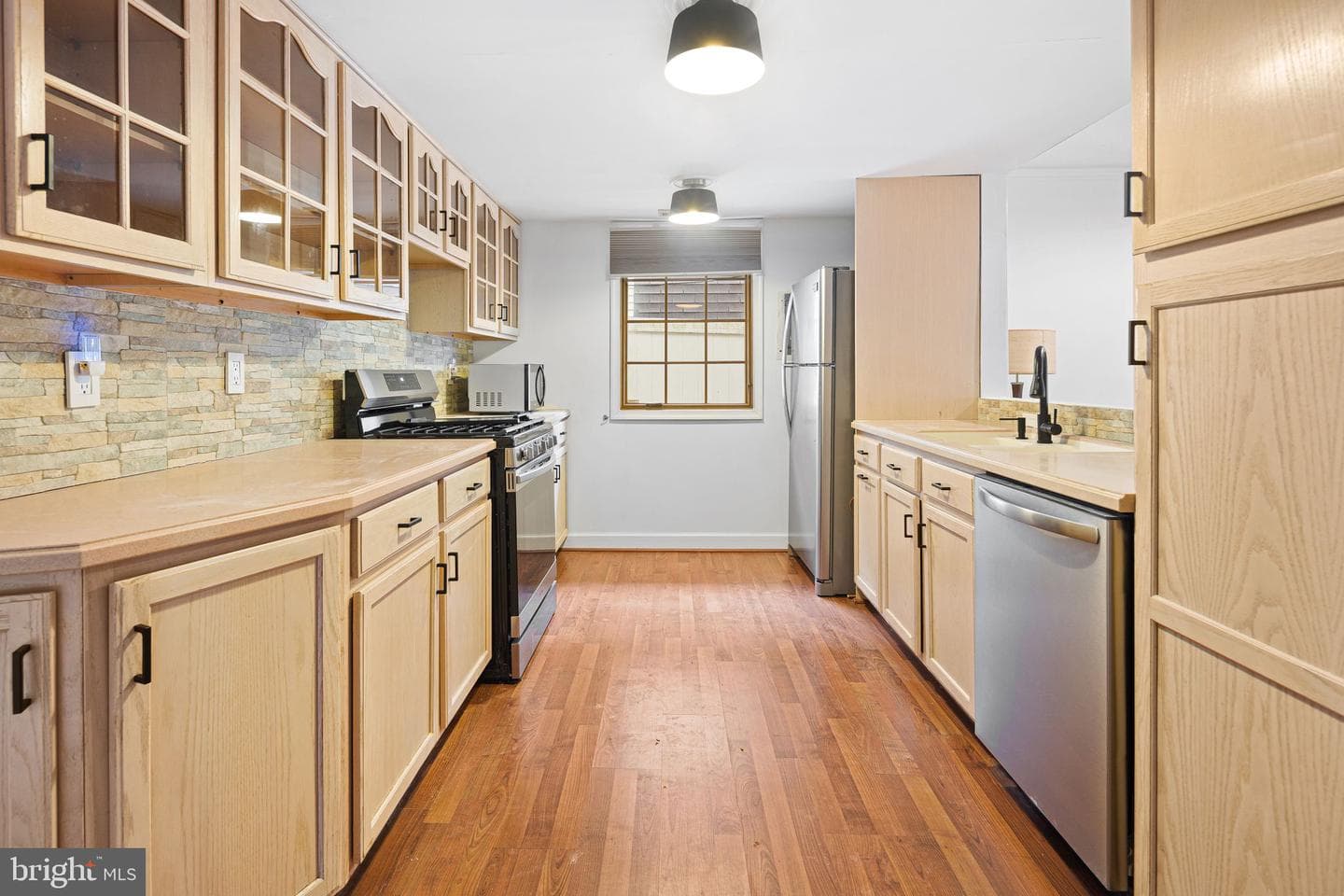 9838 Bonner Street photo 4