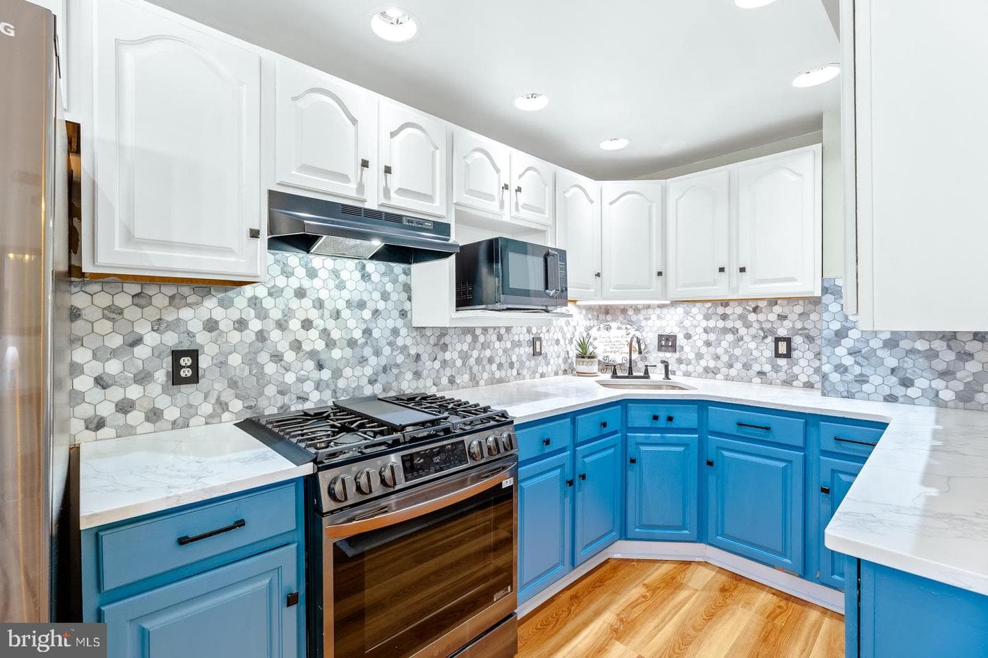 7909 Ditman Street photo 14