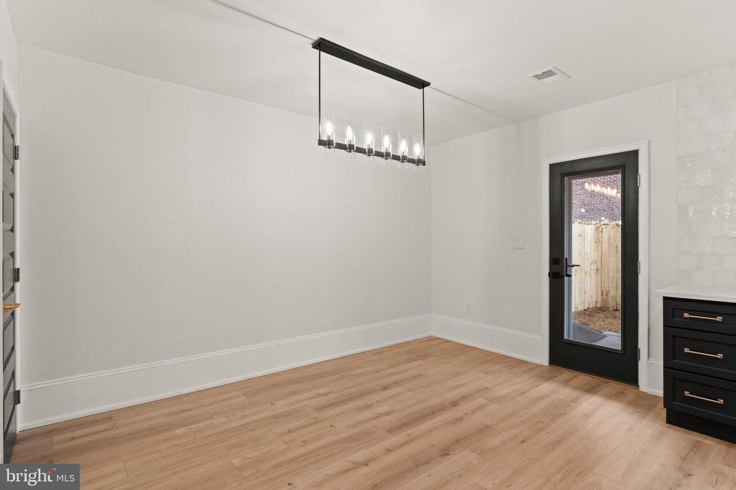 1744 Fillmore Street photo 11
