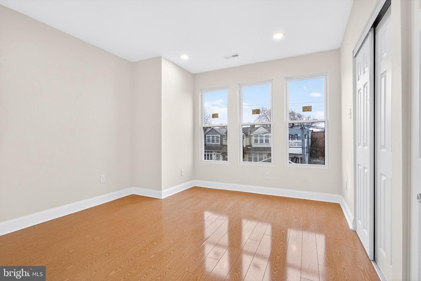 5965 Chester Avenue photo 16