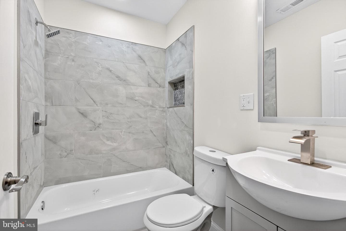 5965 Chester Avenue photo 24