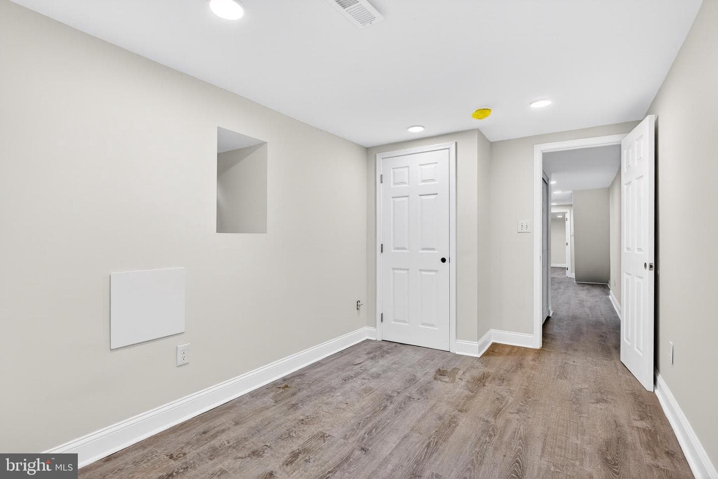 5965 Chester Avenue photo 32