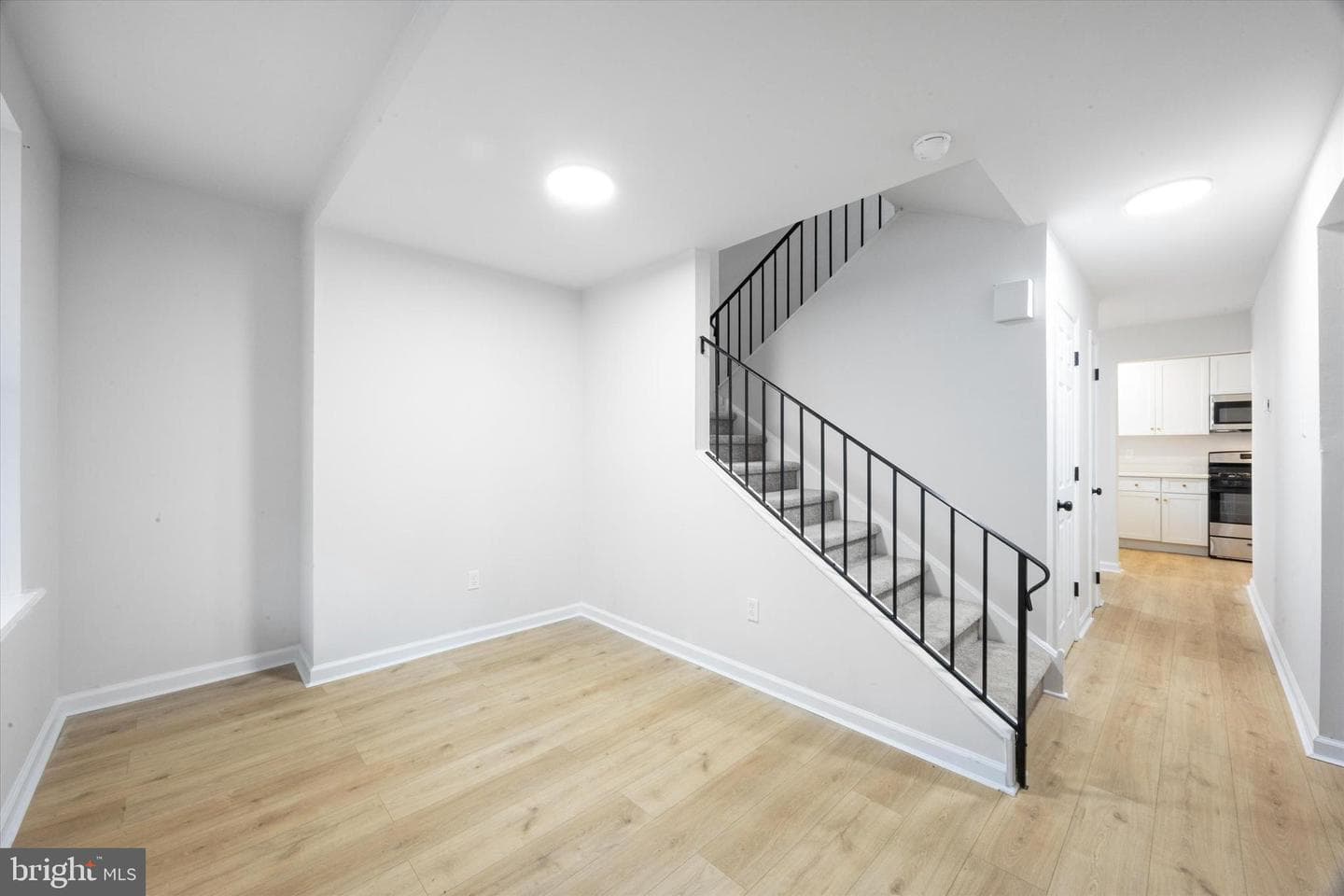 5614-5616 Appletree Street photo 3