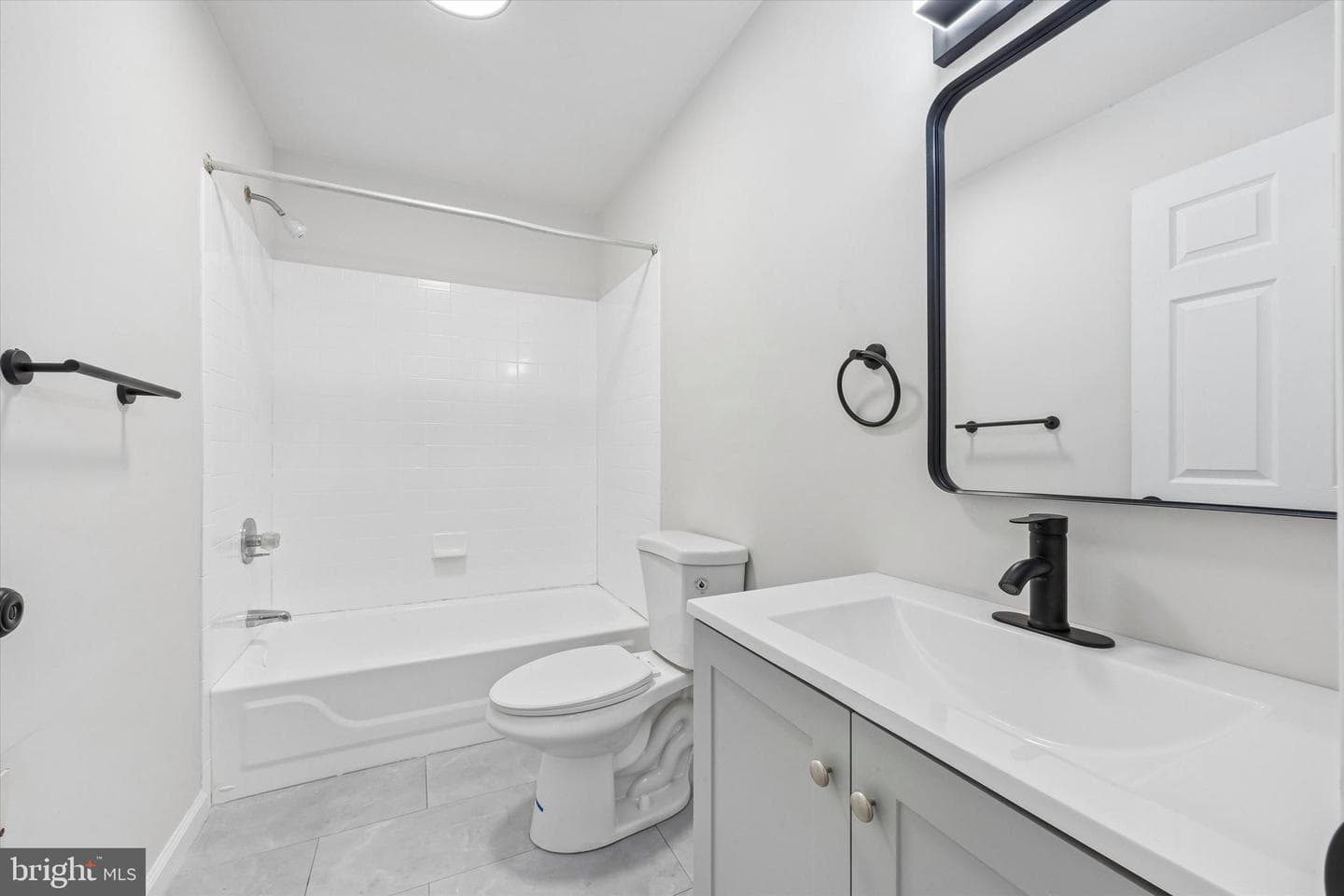 5614-5616 Appletree Street photo 9