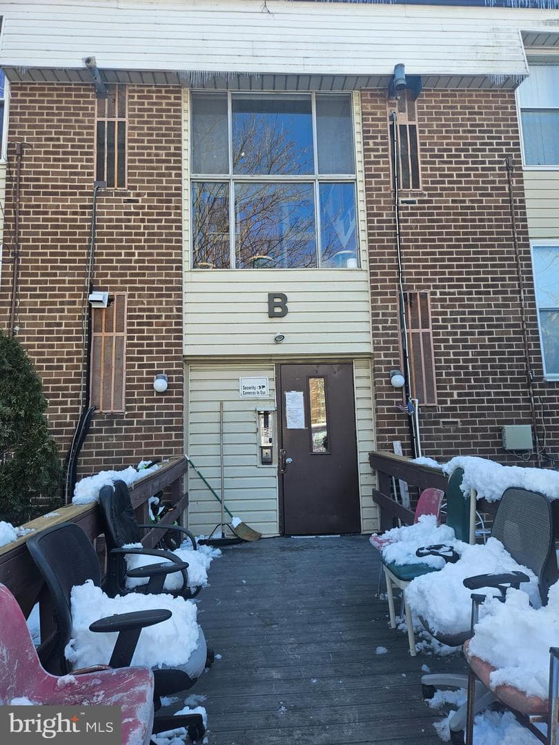 2201 Strahle Street #b207