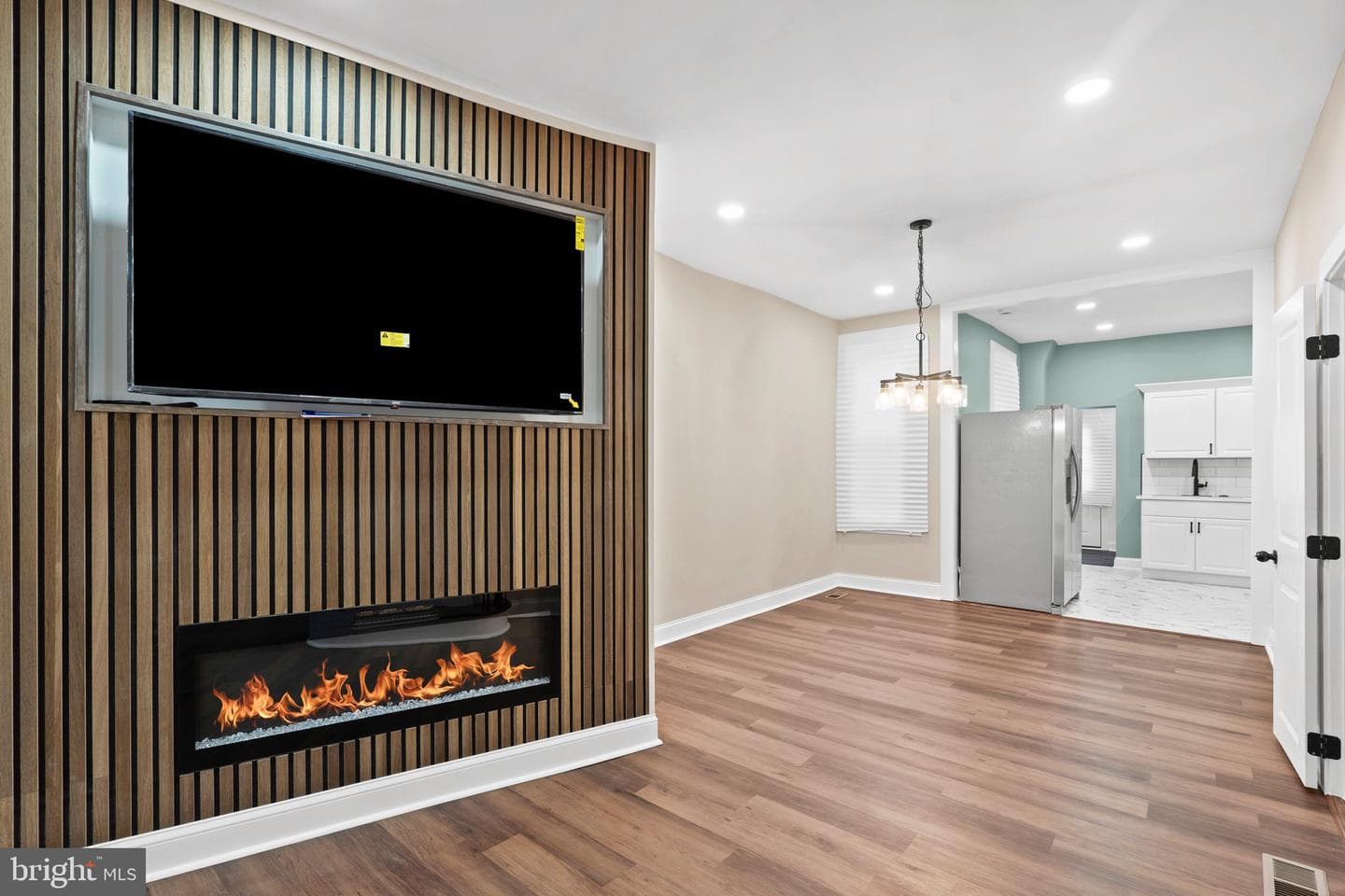 5611 Stewart Street photo 3