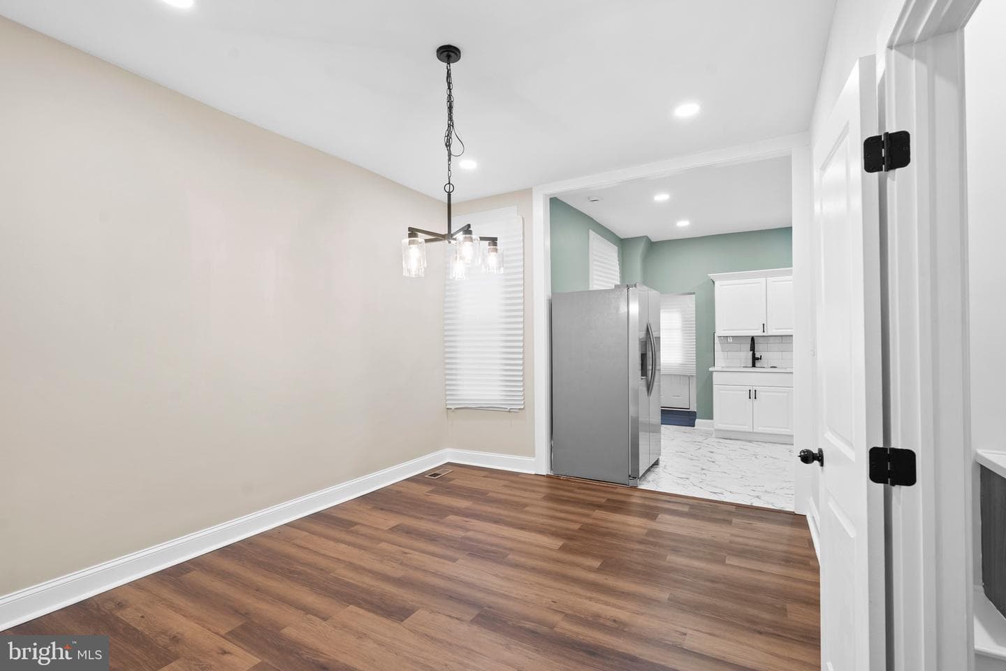 5611 Stewart Street photo 4