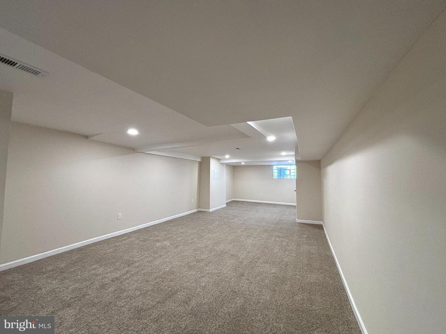 5650 Whitby photo 21
