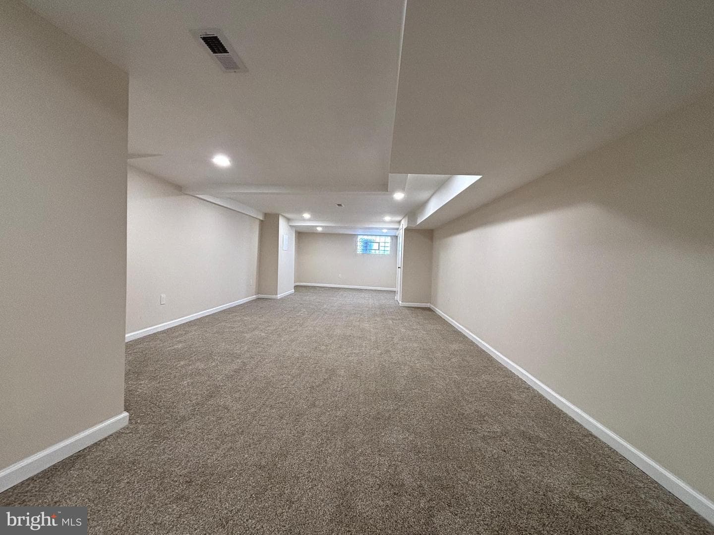 5650 Whitby photo 25