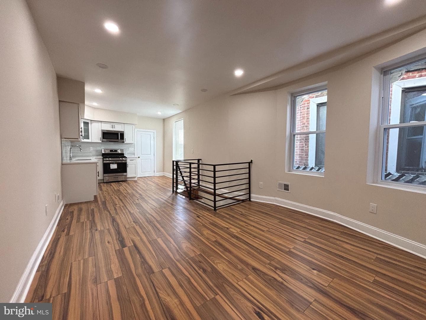 5650 Whitby photo 5