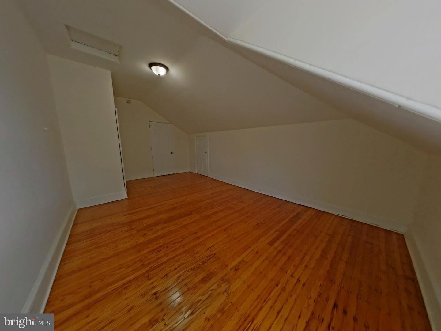 4845 Pulaski Avenue photo 37