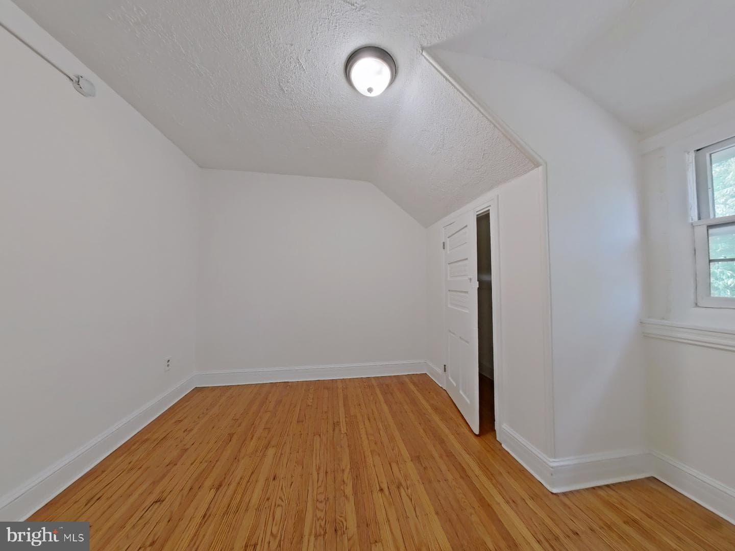 4845 Pulaski Avenue photo 39