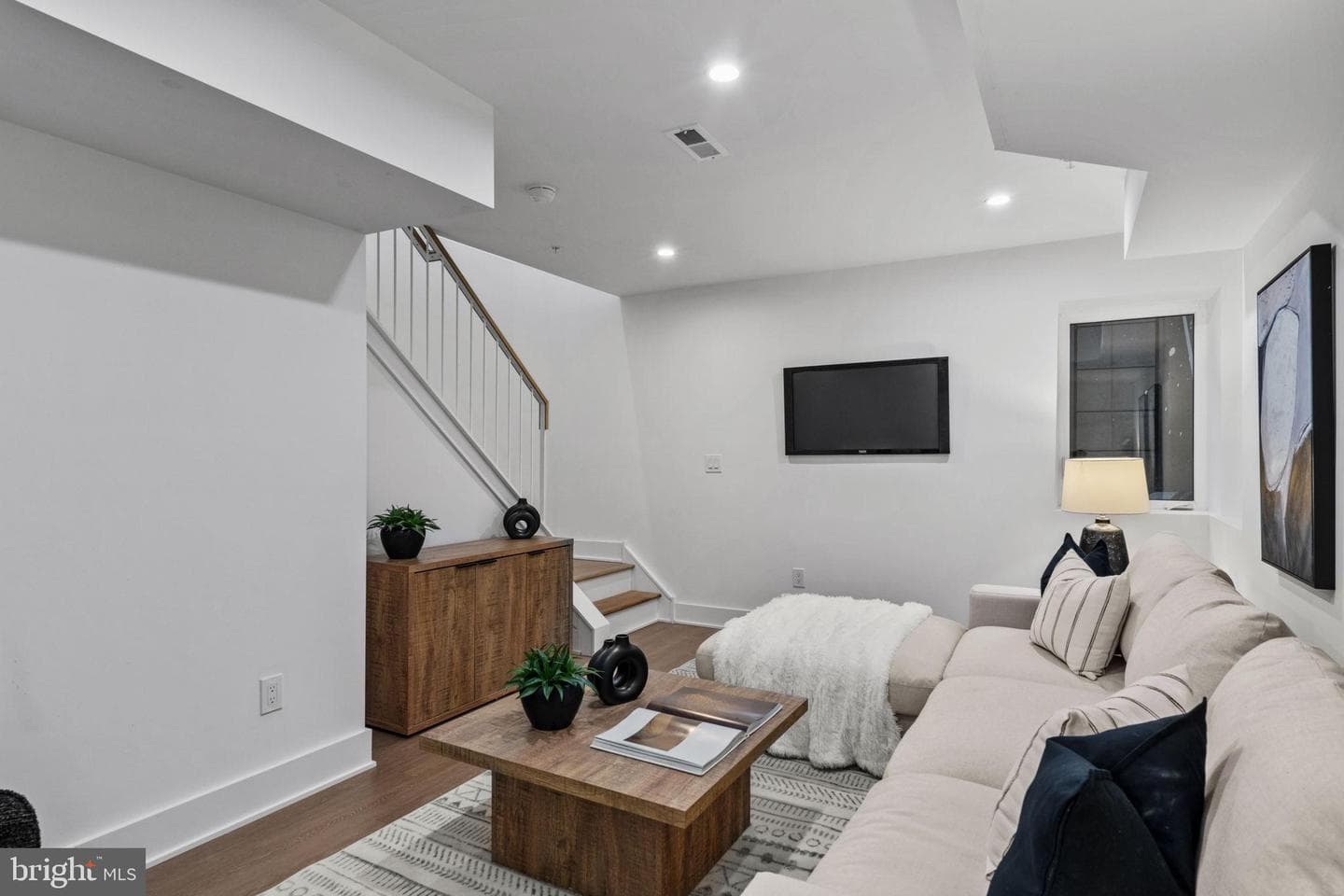 749 N Capitol Street photo 15