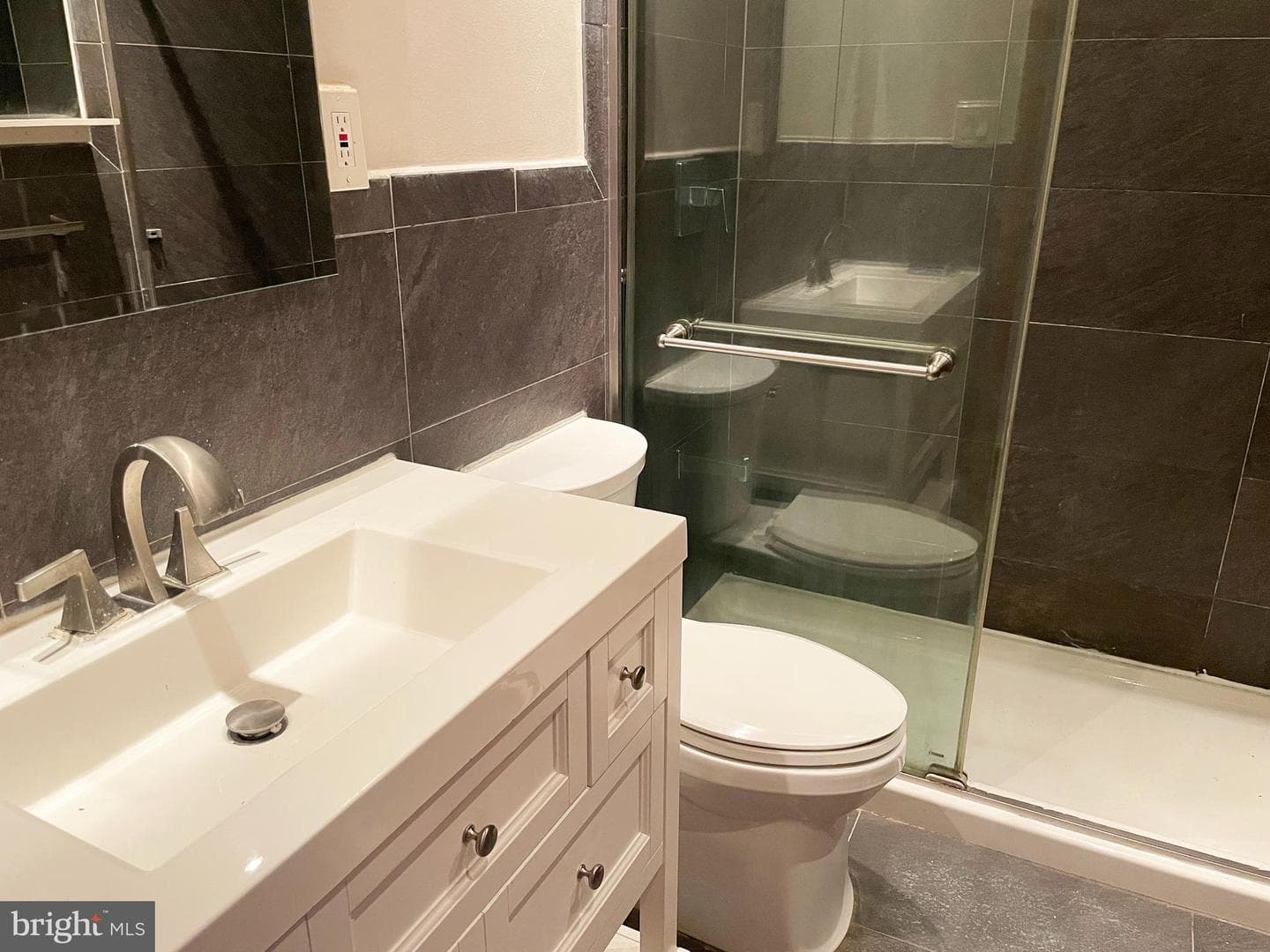 2433 Manton Street photo 9