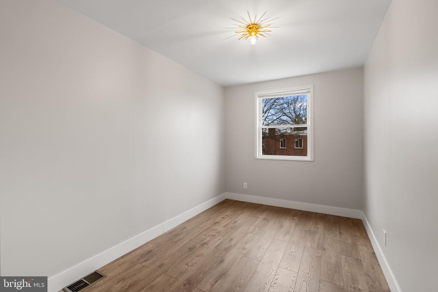 8546 Forrest Avenue photo 31