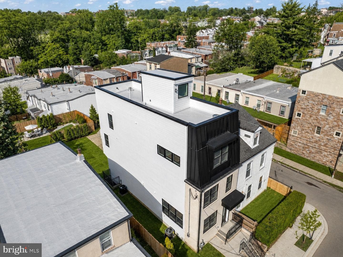 268 Dupont Street photo 36