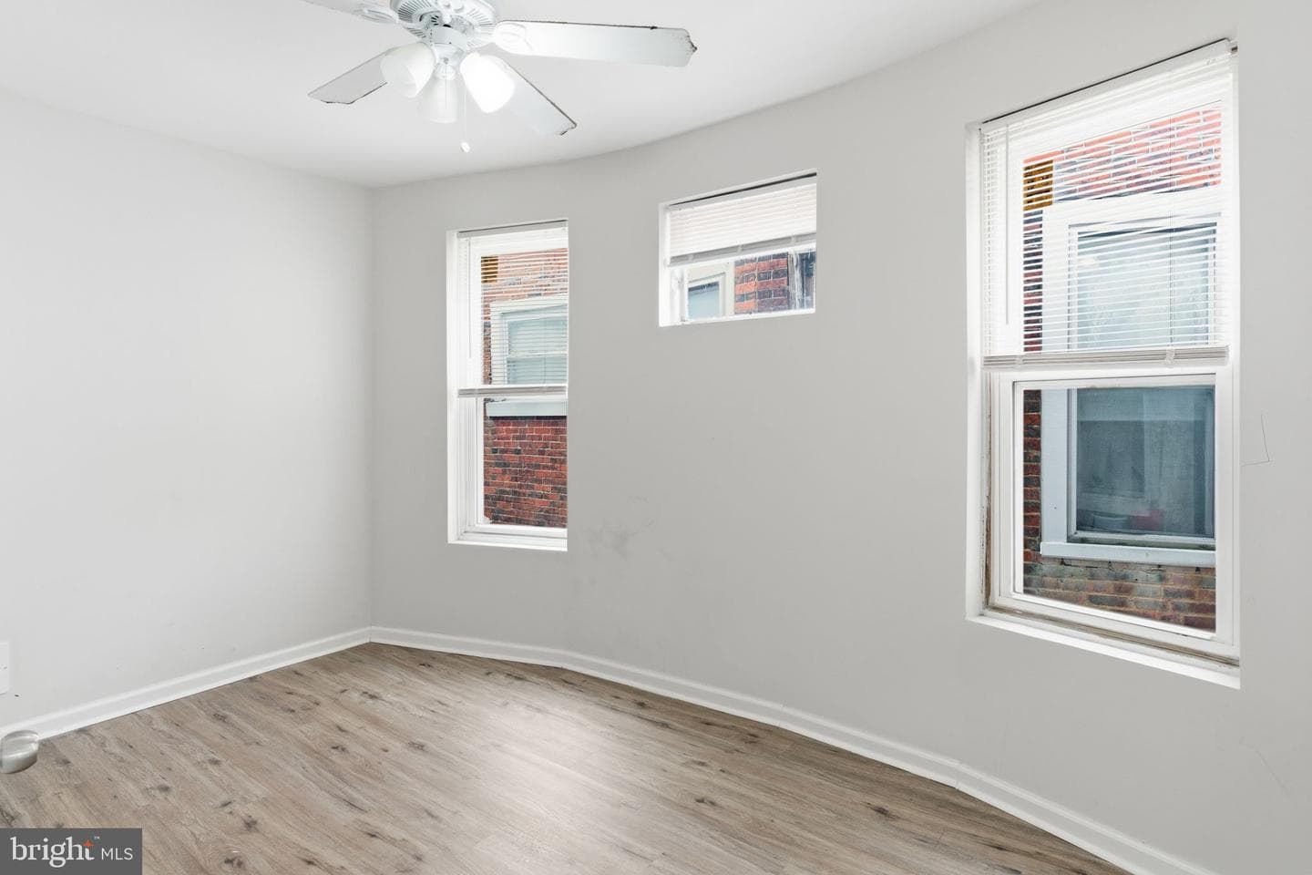 5754 Cedar Avenue photo 16