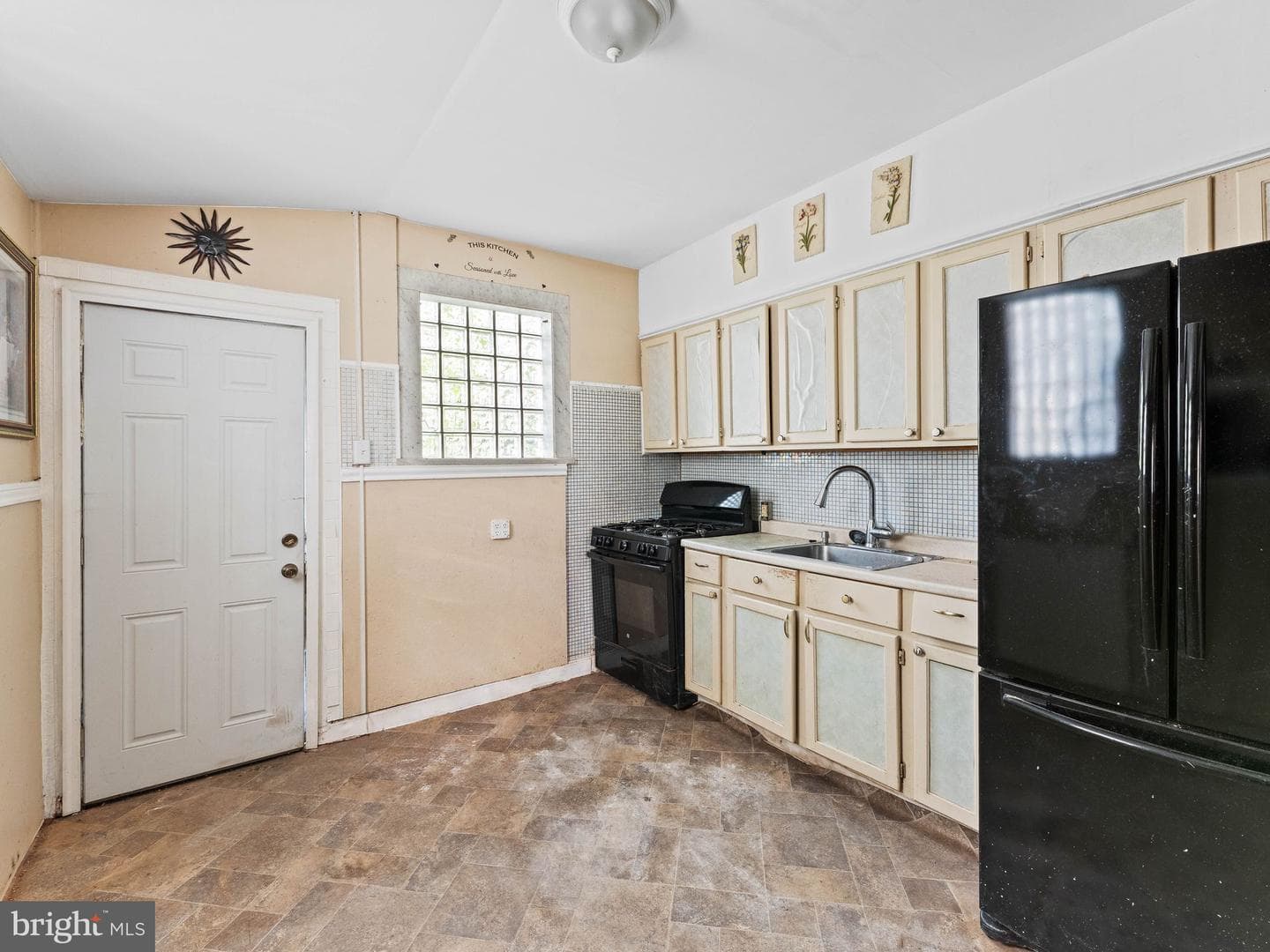 1851 E Ontario Street photo 11