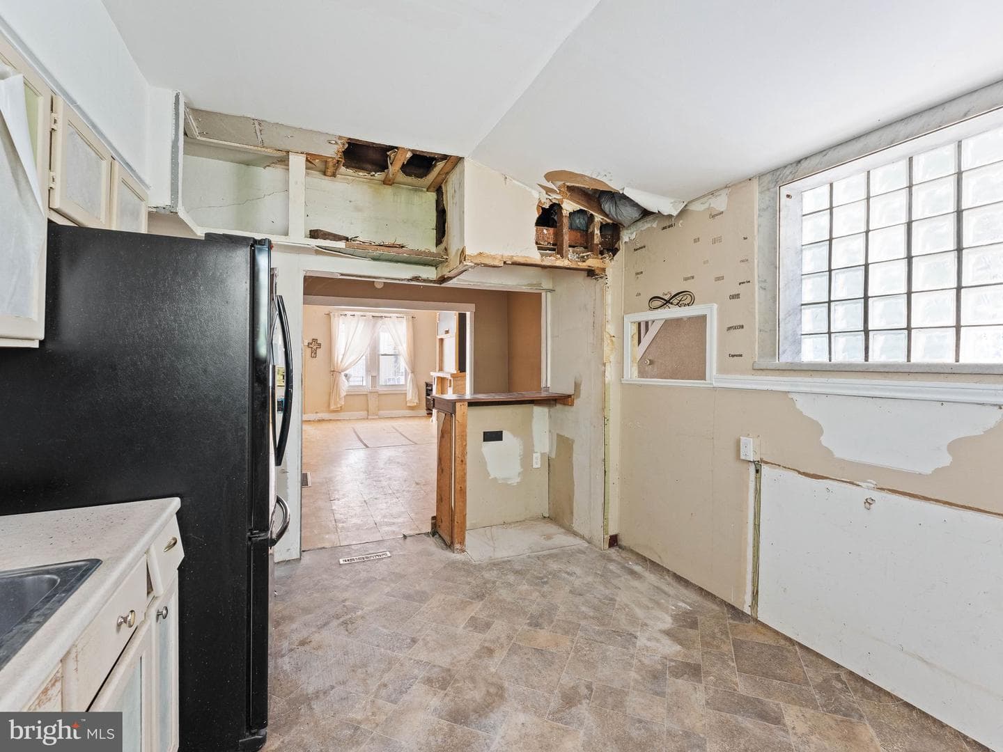 1851 E Ontario Street photo 12