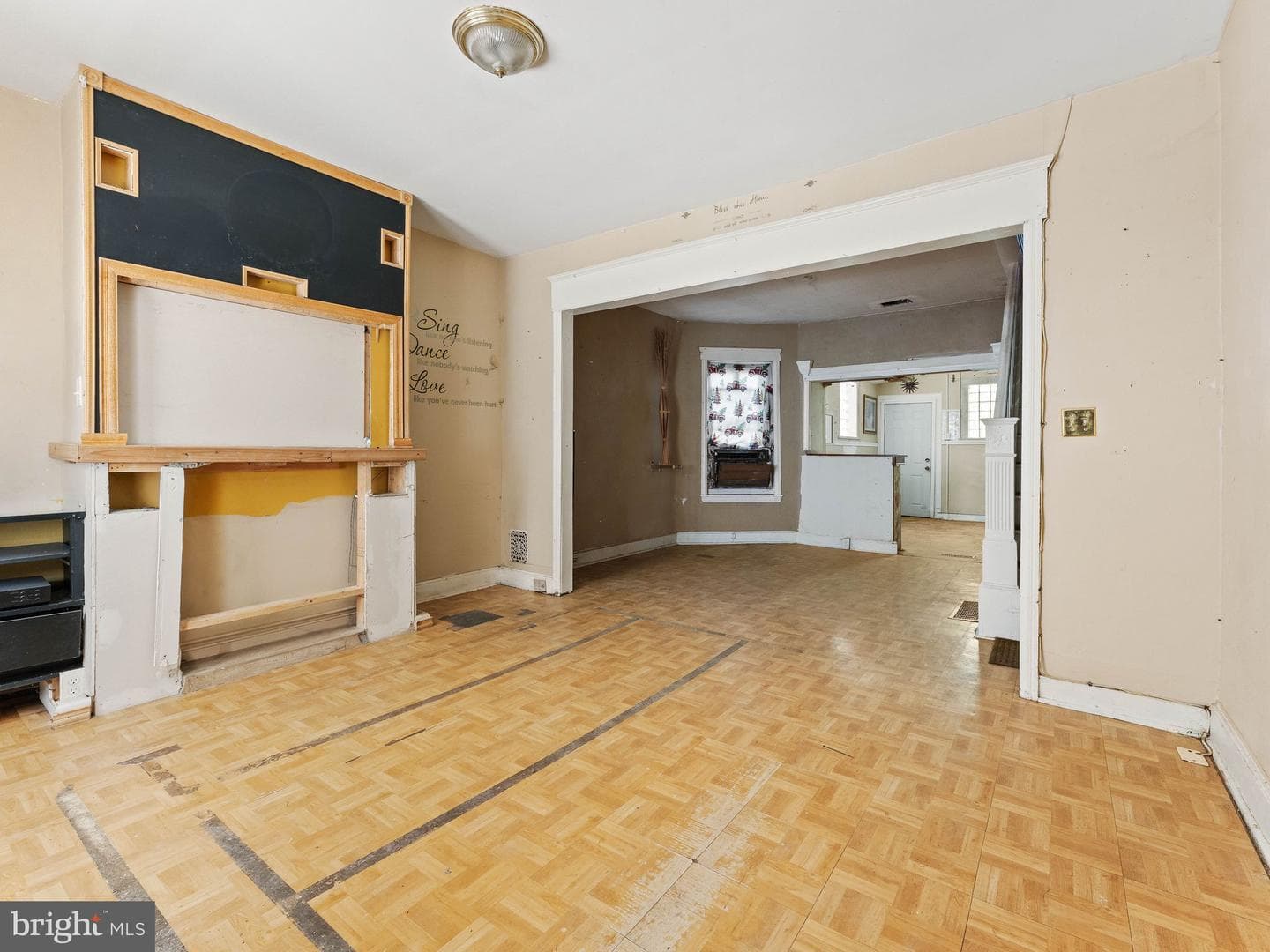 1851 E Ontario Street photo 5