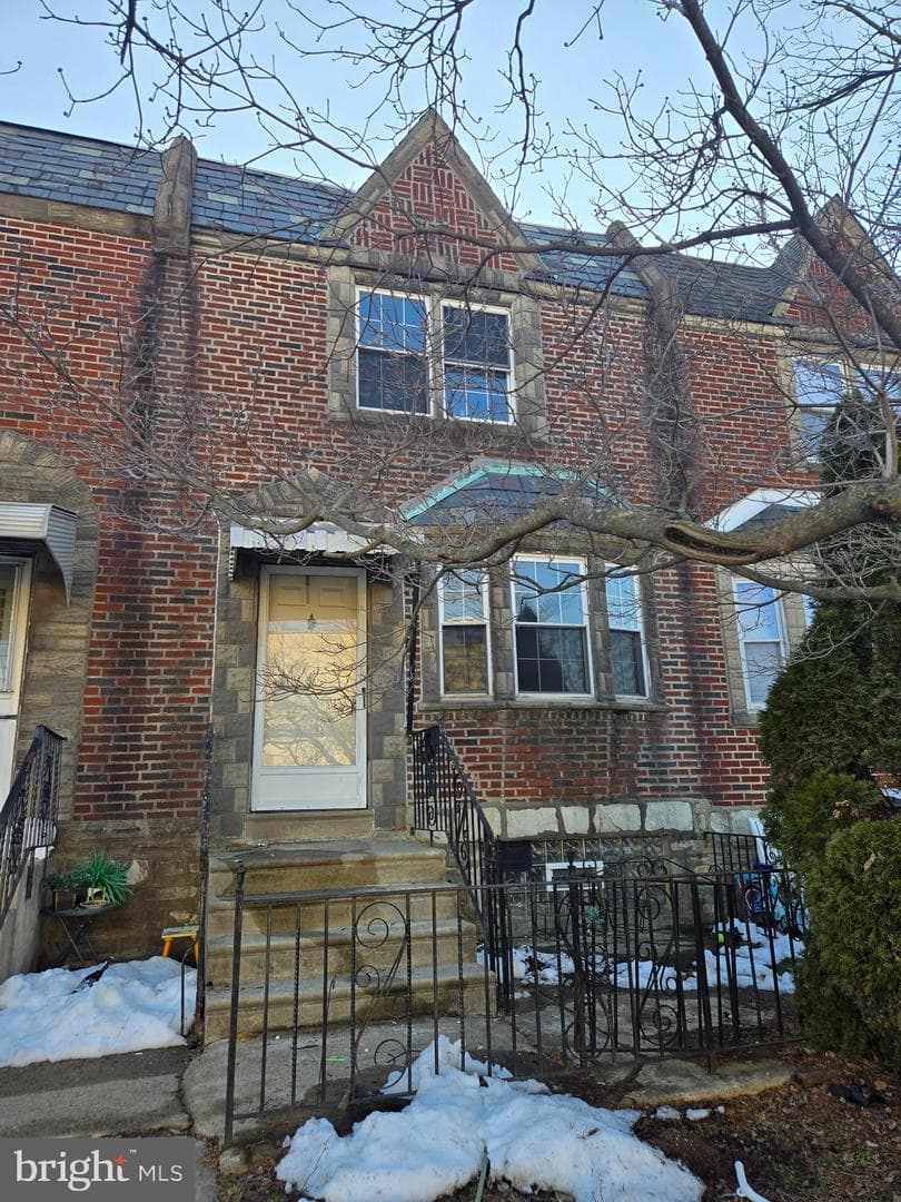 2258 Saint Vincent Street photo 1