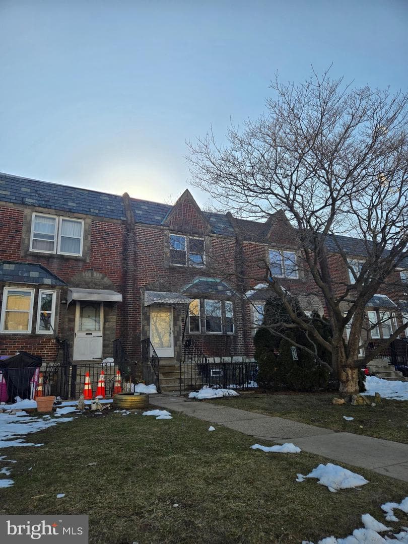 2258 Saint Vincent Street photo 2