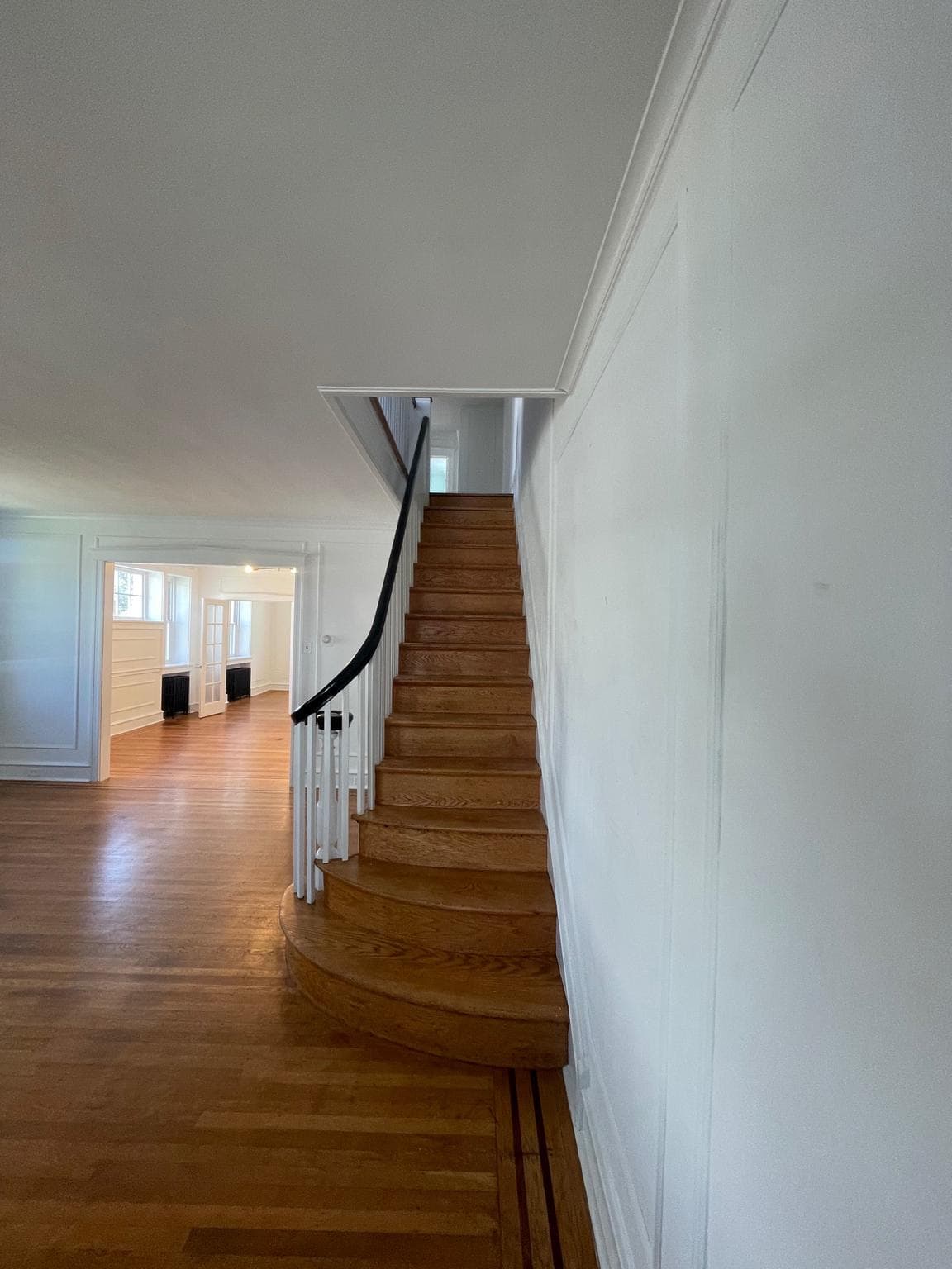 826 E Dorset Street photo 4