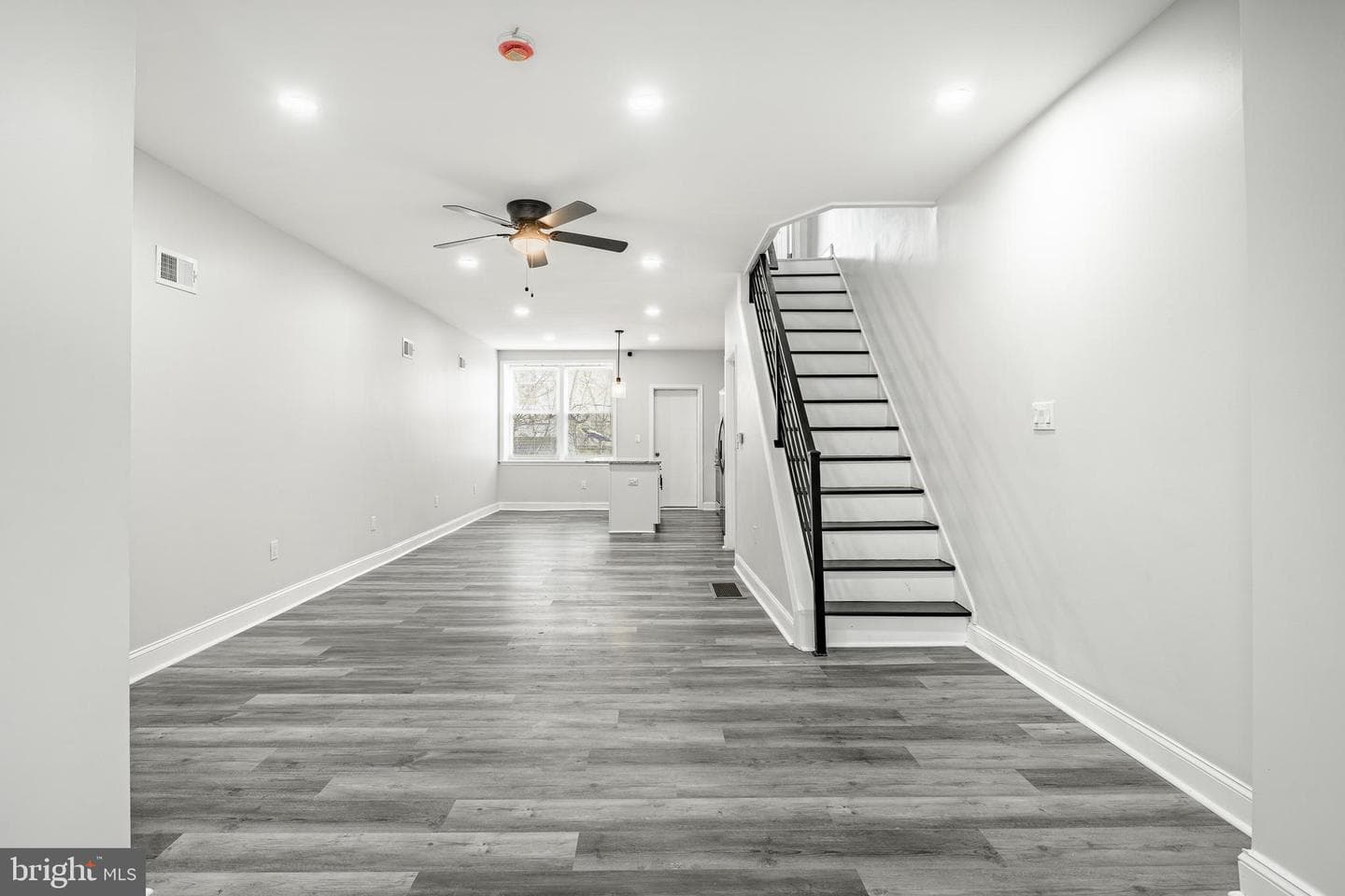5302 Hadfield Street photo 4