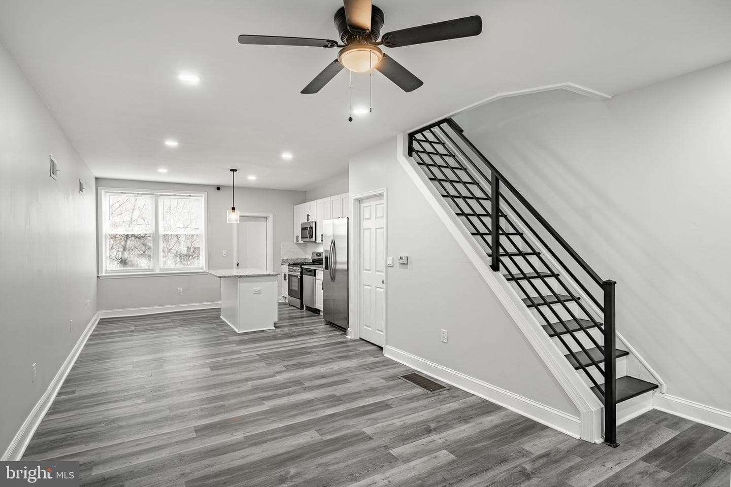 5302 Hadfield Street photo 5